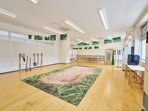 丹治りえ 《土をおこすこと》.jpg