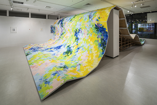 内海聖史展 flapping painting 会場の様子